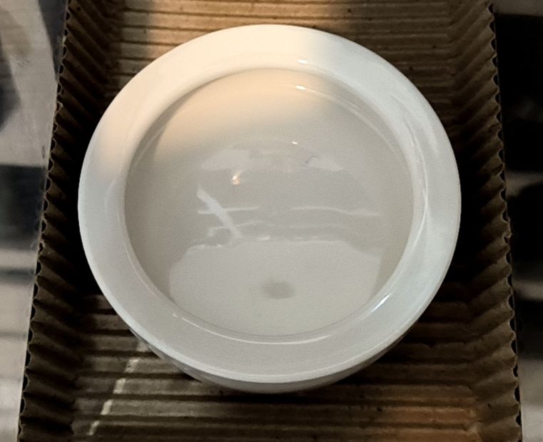 防逃食盆